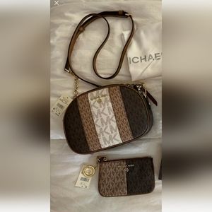 Michael kors crossbody